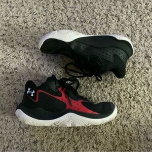 Under Armour Kids' Black and Red Jet Basketball shoes